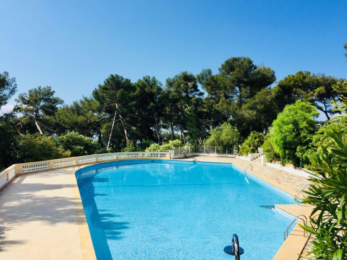 Studio 4 Personnes Avec Piscine, Tennis Apartamento Hyères Exterior foto